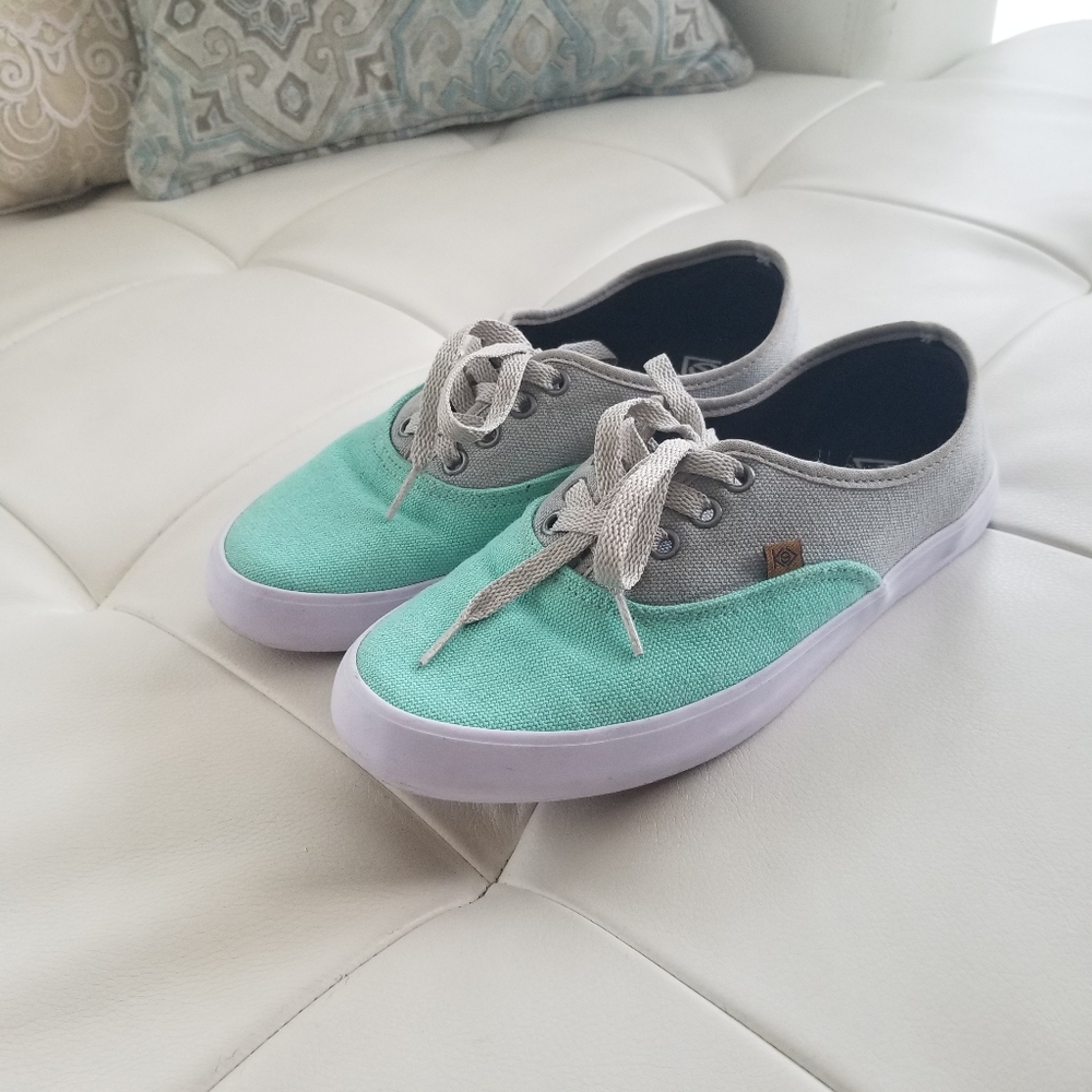 Fun sneakers - Picture 2 of 3
